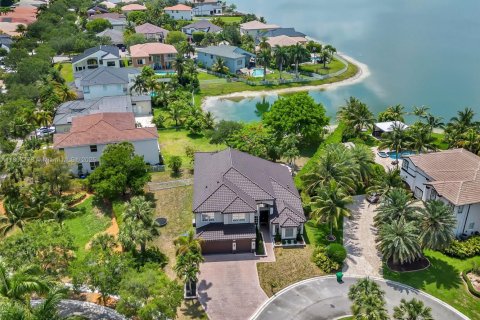 House in Miramar, Florida 5 bedrooms, 312.24 sq.m. № 1746104 - photo 1