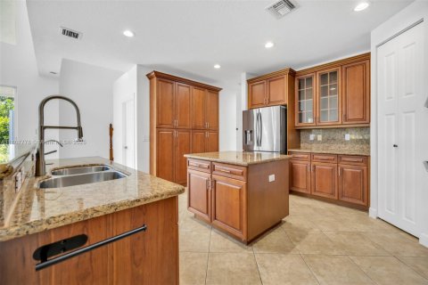 House in Miramar, Florida 5 bedrooms, 312.24 sq.m. № 1746104 - photo 19