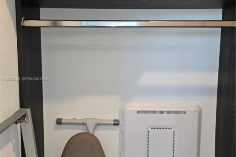 Copropriété à louer à Miami, Floride: 1 chambre, 39.02 m2 № 2068080 - photo 15