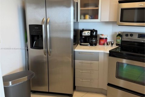 Copropriété à louer à Miami, Floride: 2 chambres, 97.36 m2 № 1830690 - photo 8
