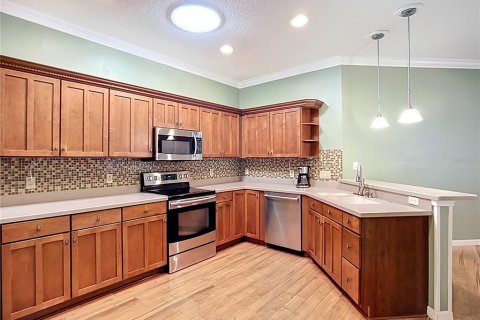 House in Fish Hawk, Florida 3 bedrooms, 169.83 sq.m. № 1913577 - photo 14