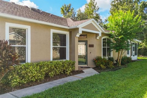 House in Fish Hawk, Florida 3 bedrooms, 169.83 sq.m. № 1913577 - photo 1