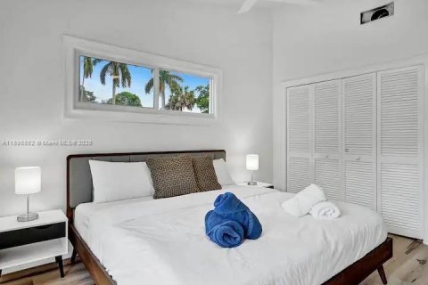 Casa en venta en Fort Lauderdale, Florida, 5 dormitorios, 258.08 m2 № 1950632 - foto 28