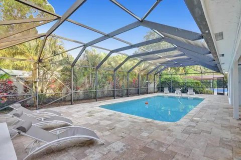 Casa en venta en Fort Lauderdale, Florida, 5 dormitorios, 258.08 m2 № 1950632 - foto 1