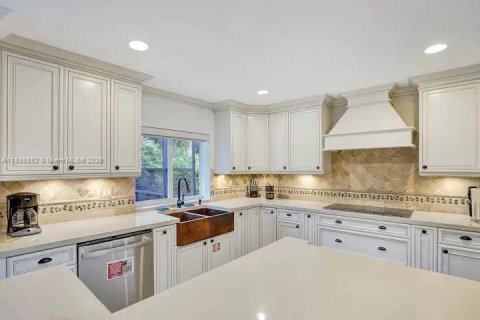 Casa en venta en Fort Lauderdale, Florida, 5 dormitorios, 258.08 m2 № 1950632 - foto 6