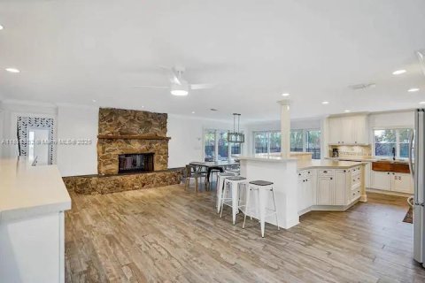 Casa en venta en Fort Lauderdale, Florida, 5 dormitorios, 258.08 m2 № 1950632 - foto 7