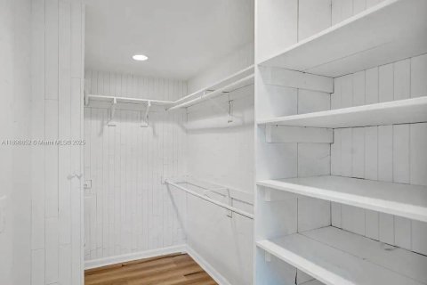 Casa en venta en Fort Lauderdale, Florida, 5 dormitorios, 258.08 m2 № 1950632 - foto 18