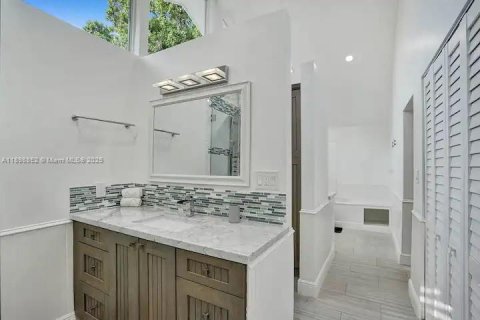 Casa en venta en Fort Lauderdale, Florida, 5 dormitorios, 258.08 m2 № 1950632 - foto 22
