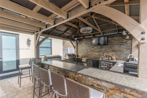 Casa en venta en Hialeah, Florida, 3 dormitorios, 217.86 m2 № 1974085 - foto 26