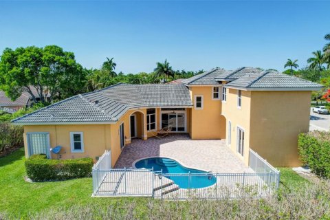 House in Coral Springs, Florida 5 bedrooms, 304.81 sq.m. № 1952338 - photo 4