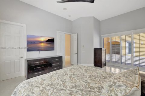 House in Coral Springs, Florida 5 bedrooms, 304.81 sq.m. № 1952338 - photo 24