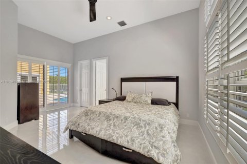 House in Coral Springs, Florida 5 bedrooms, 304.81 sq.m. № 1952338 - photo 23