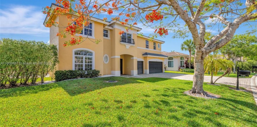 House in Coral Springs, Florida 5 bedrooms, 304.81 sq.m. № 1952338