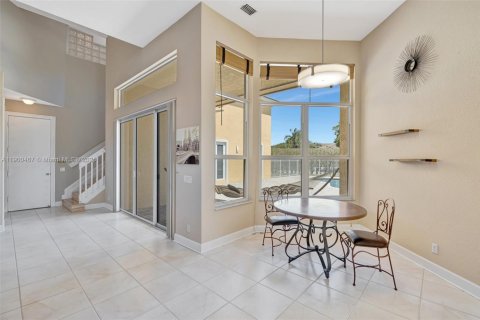 House in Coral Springs, Florida 5 bedrooms, 304.81 sq.m. № 1952338 - photo 17