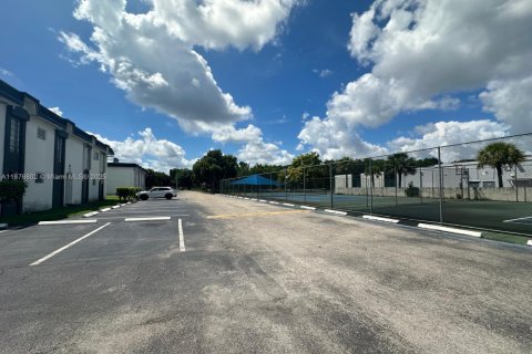 Copropriété à louer à Miami, Floride: 1 chambre, 55.18 m2 № 1923908 - photo 26