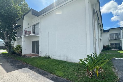 Copropriété à louer à Miami, Floride: 1 chambre, 55.18 m2 № 1923908 - photo 18