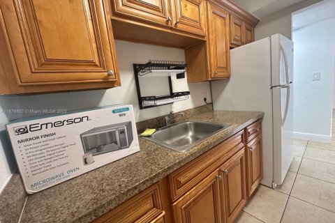 Copropriété à louer à Miami, Floride: 1 chambre, 55.18 m2 № 1923908 - photo 6