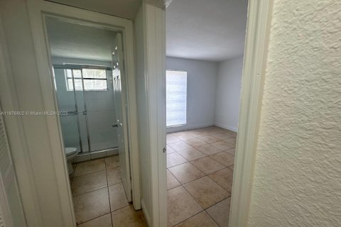 Copropriété à louer à Miami, Floride: 1 chambre, 55.18 m2 № 1923908 - photo 10