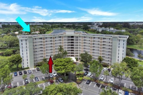 Condo in Pompano Beach, Florida, 2 bedrooms  № 1859805 - photo 9