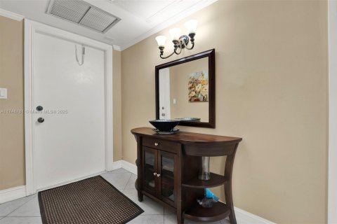Condo in Pompano Beach, Florida, 2 bedrooms  № 1859805 - photo 12