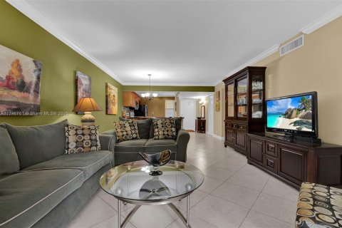 Condo in Pompano Beach, Florida, 2 bedrooms  № 1859805 - photo 21