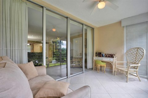 Condo in Pompano Beach, Florida, 2 bedrooms  № 1859805 - photo 7