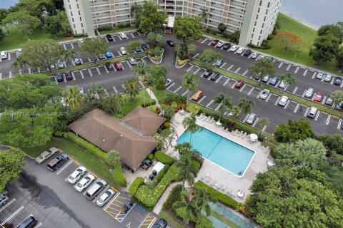 Condo in Pompano Beach, Florida, 2 bedrooms  № 1859805 - photo 8