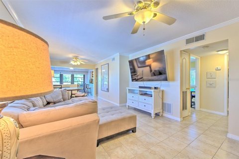 Copropriété à vendre à Apollo Beach, Floride: 2 chambres, 105.07 m2 № 2195091 - photo 15