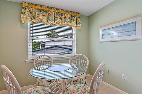 Copropriété à louer à Sarasota, Floride: 2 chambres, 118.91 m2 № 2298788 - photo 6
