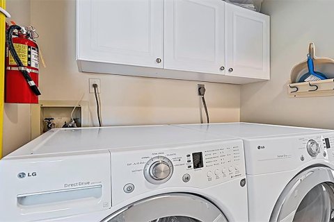 Copropriété à louer à Sarasota, Floride: 2 chambres, 118.91 m2 № 2298788 - photo 19