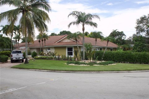 House in Coral Springs, Florida 4 bedrooms, 280.29 sq.m. № 1929861 - photo 11