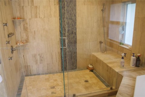 House in Coral Springs, Florida 4 bedrooms, 280.29 sq.m. № 1929861 - photo 30