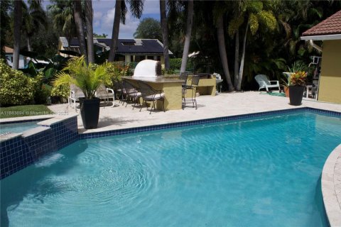 House in Coral Springs, Florida 4 bedrooms, 280.29 sq.m. № 1929861 - photo 10