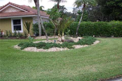 House in Coral Springs, Florida 4 bedrooms, 280.29 sq.m. № 1929861 - photo 23