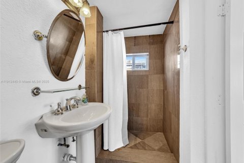 Casa en venta en Fort Lauderdale, Florida, 3 dormitorios, 107.77 m2 № 1968714 - foto 30