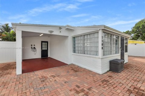 Casa en venta en Fort Lauderdale, Florida, 3 dormitorios, 107.77 m2 № 1968714 - foto 9