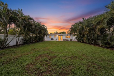 Casa en venta en Fort Lauderdale, Florida, 3 dormitorios, 107.77 m2 № 1968714 - foto 2