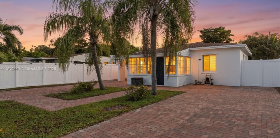 Casa en Fort Lauderdale, Florida 3 dormitorios, 107.77 m2 № 1968714