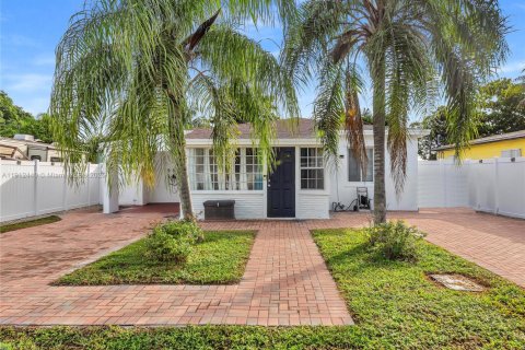 Casa en venta en Fort Lauderdale, Florida, 3 dormitorios, 107.77 m2 № 1968714 - foto 4