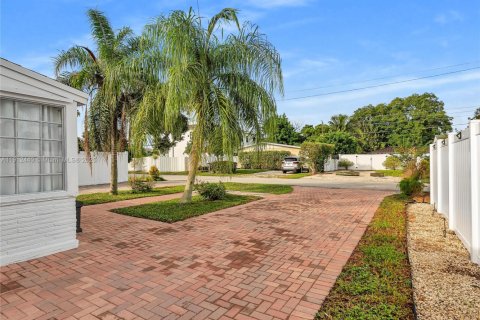 Casa en venta en Fort Lauderdale, Florida, 3 dormitorios, 107.77 m2 № 1968714 - foto 8