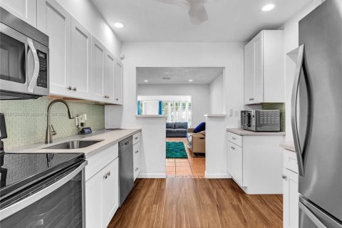 Casa en venta en Fort Lauderdale, Florida, 3 dormitorios, 107.77 m2 № 1968714 - foto 20