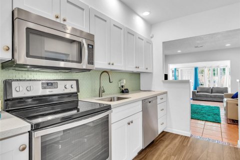 Casa en venta en Fort Lauderdale, Florida, 3 dormitorios, 107.77 m2 № 1968714 - foto 21