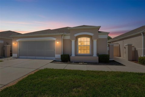 House in Spring Hill, Florida 3 bedrooms, 194.91 sq.m. № 2239736