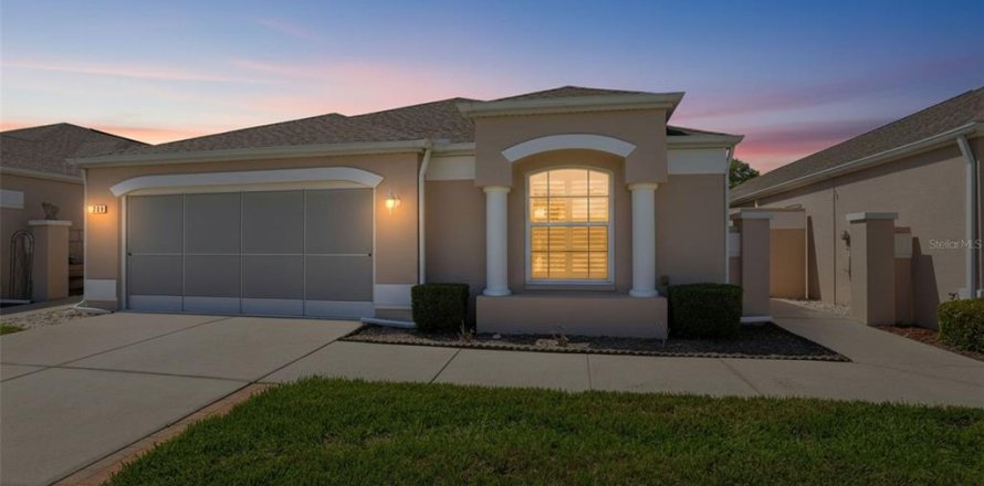 House in Spring Hill, Florida 3 bedrooms, 194.91 sq.m. № 2239736