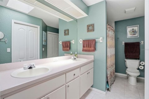 House in Spring Hill, Florida 3 bedrooms, 194.91 sq.m. № 2239736 - photo 17