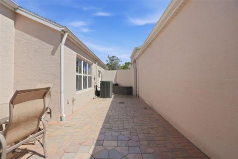 House in Spring Hill, Florida 3 bedrooms, 194.91 sq.m. № 2239736 - photo 26