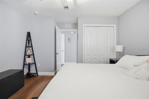 House in Spring Hill, Florida 3 bedrooms, 194.91 sq.m. № 2239736 - photo 8