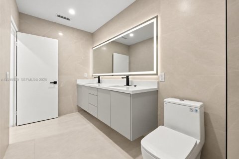 Villa ou maison à vendre à Palmetto Bay, Floride: 4 chambres, 216.28 m2 № 2400699 - photo 8
