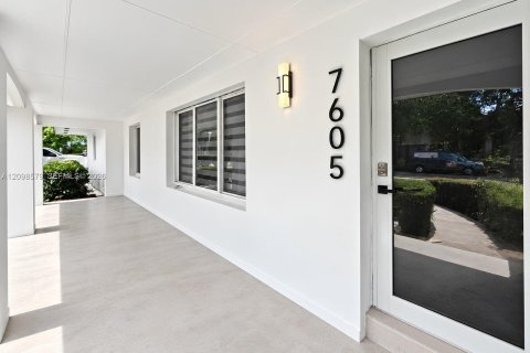 Villa ou maison à vendre à Palmetto Bay, Floride: 4 chambres, 216.28 m2 № 2400699 - photo 21