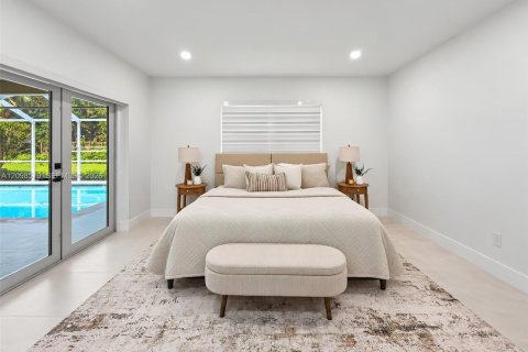 Villa ou maison à vendre à Palmetto Bay, Floride: 4 chambres, 216.28 m2 № 2400699 - photo 10